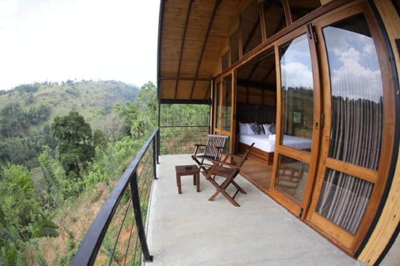 Riverbank Resort Gampola Extérieur photo