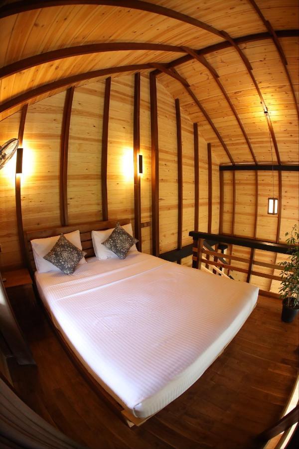 Riverbank Resort Gampola Extérieur photo