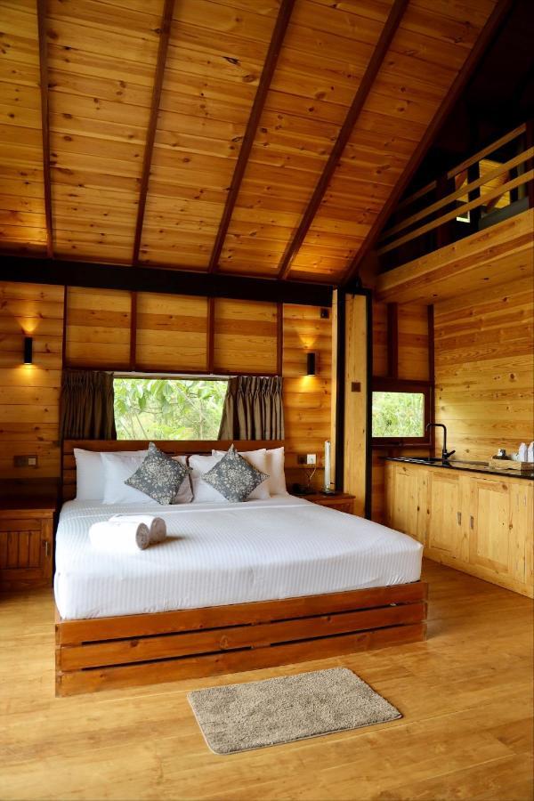 Riverbank Resort Gampola Extérieur photo