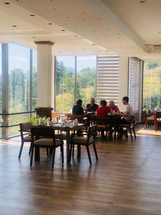 Riverbank Resort Gampola Extérieur photo