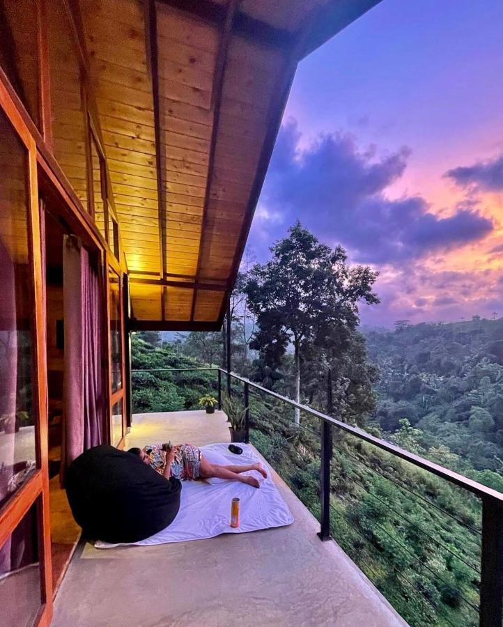 Riverbank Resort Gampola Extérieur photo