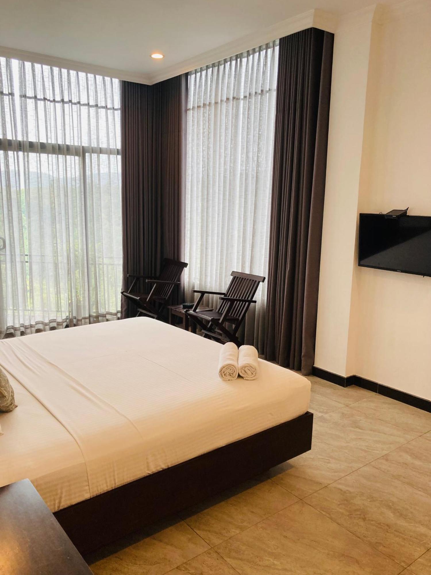 Riverbank Resort Gampola Extérieur photo