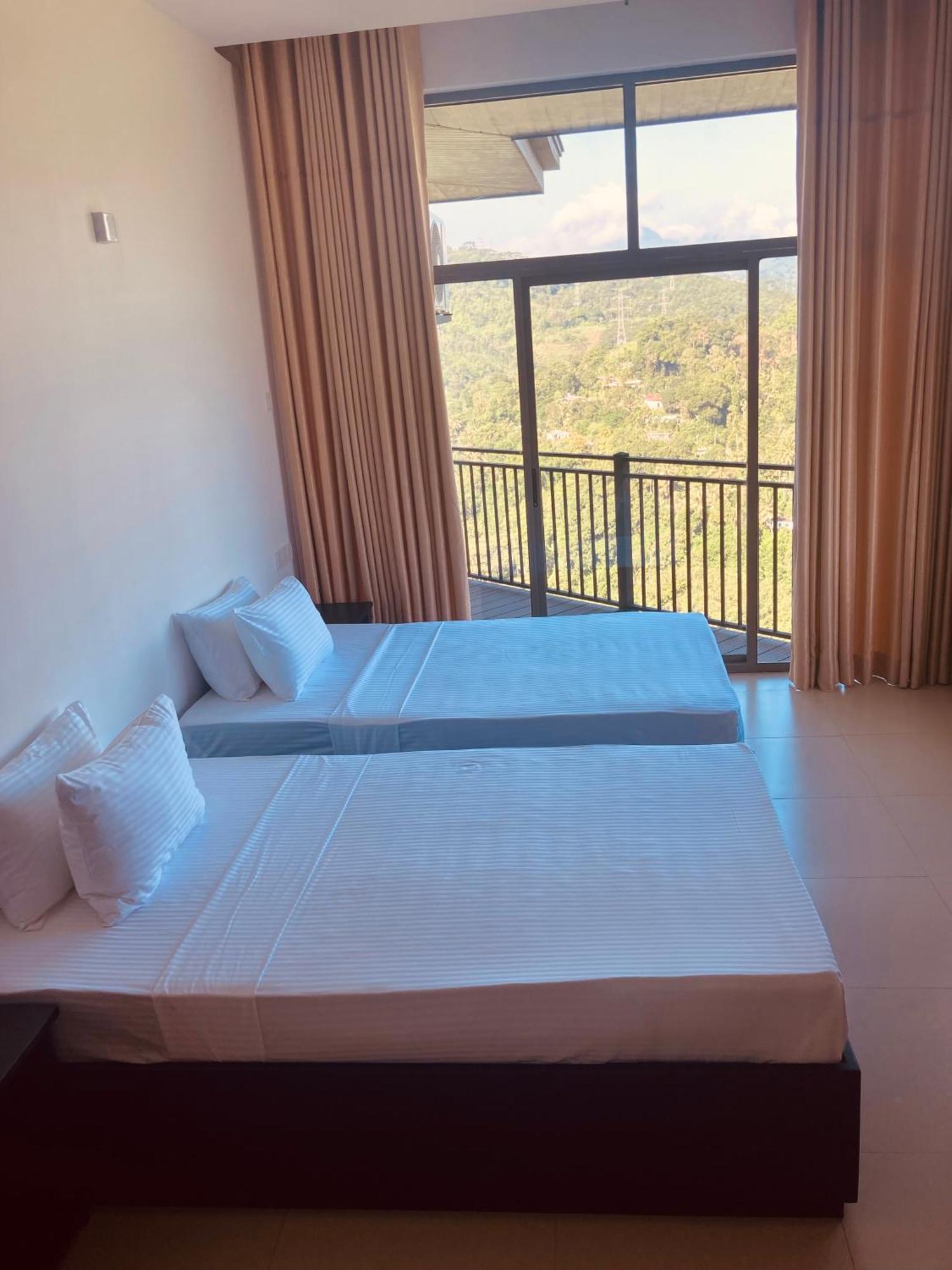 Riverbank Resort Gampola Extérieur photo